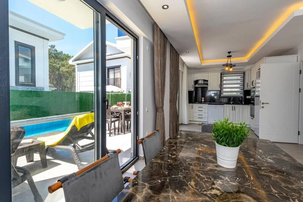 Violet - 4 Bedroom Holiday Villa in Ölüdeniz