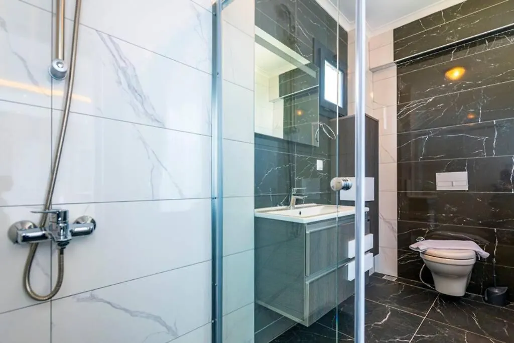 Violet - 4 Bedroom Holiday Villa in Ölüdeniz Fethiye