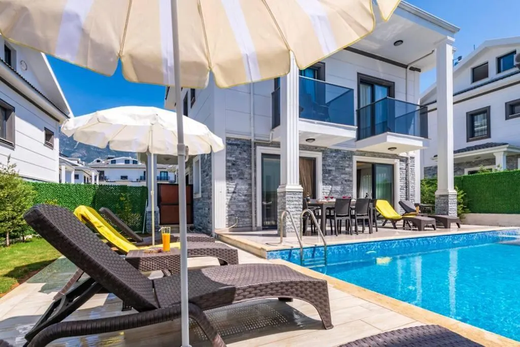Violet - 4 Bedroom Holiday Villa in Ölüdeniz Fethiye