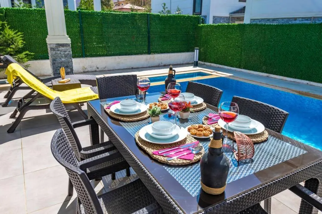 Violet - 4 Bedroom Holiday Villa in Ölüdeniz