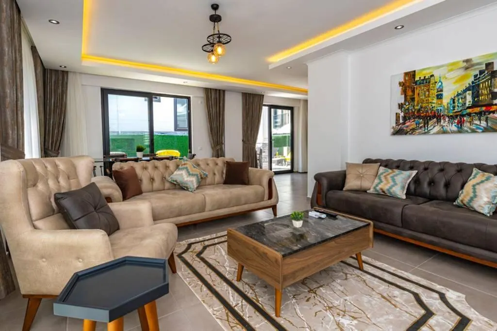 Violet - 4 Bedroom Holiday Villa In Oeluedeniz  フェティエ