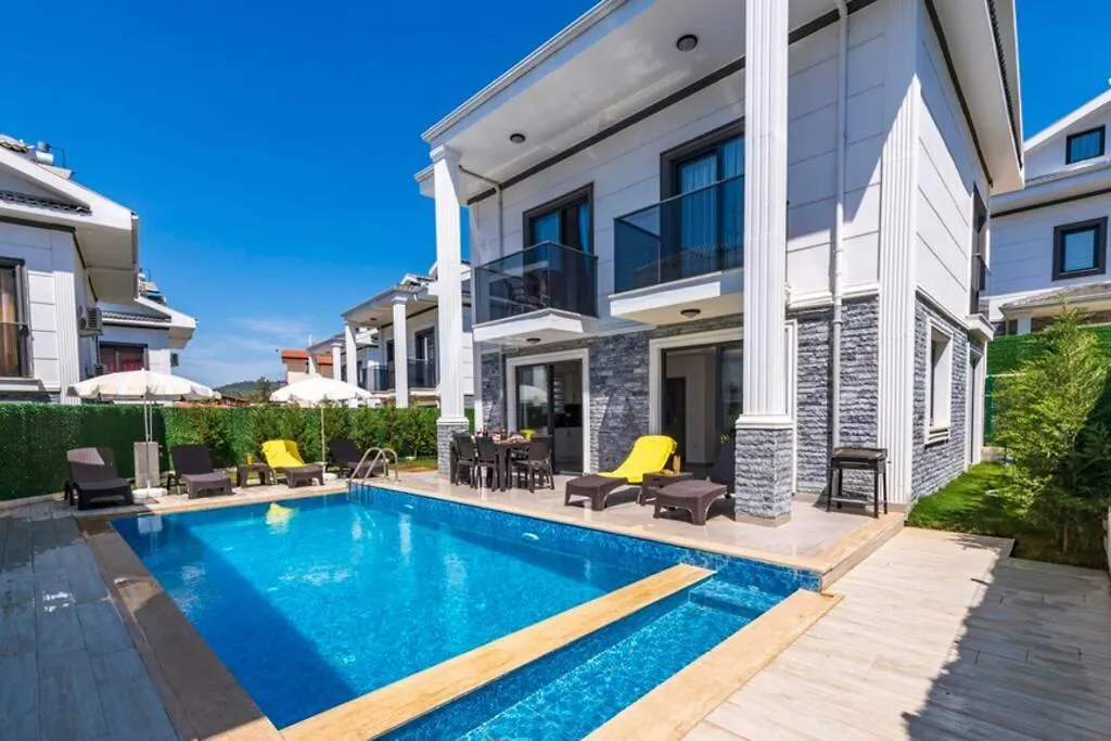 Violet - 4 Bedroom Holiday Villa In Oeluedenizの連絡先